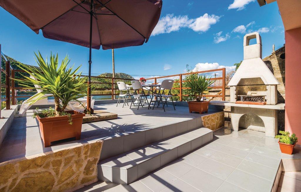 Holiday Home Paul Блаце Экстерьер фото
